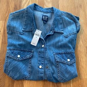 NWT GAP Denim Shirt, Snap buttons Sz L